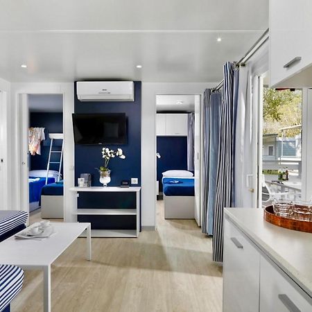 Isamar Holiday Village Ca Lino Eksteriør bilde Interior of a mobile home