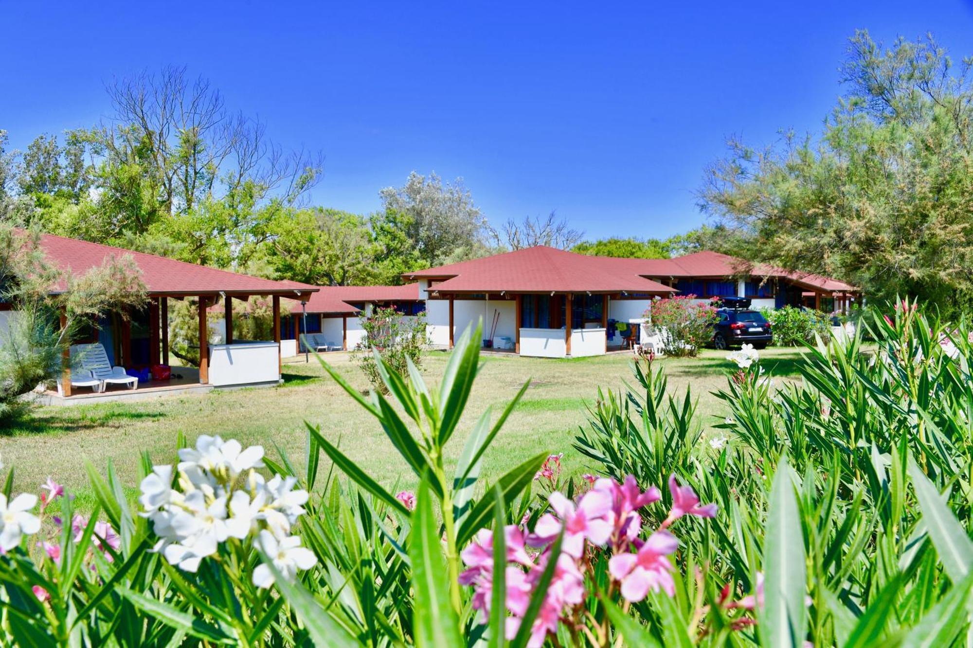 Isamar Holiday Village Ca Lino Rom bilde The main building of the school