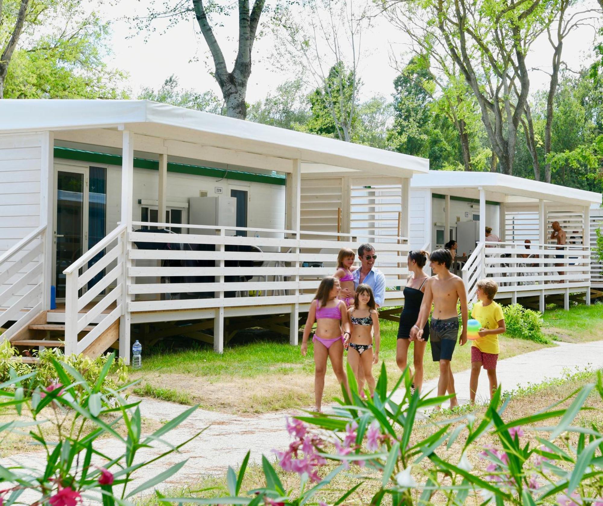 Isamar Holiday Village Ca Lino Eksteriør bilde Mobile homes at a campsite