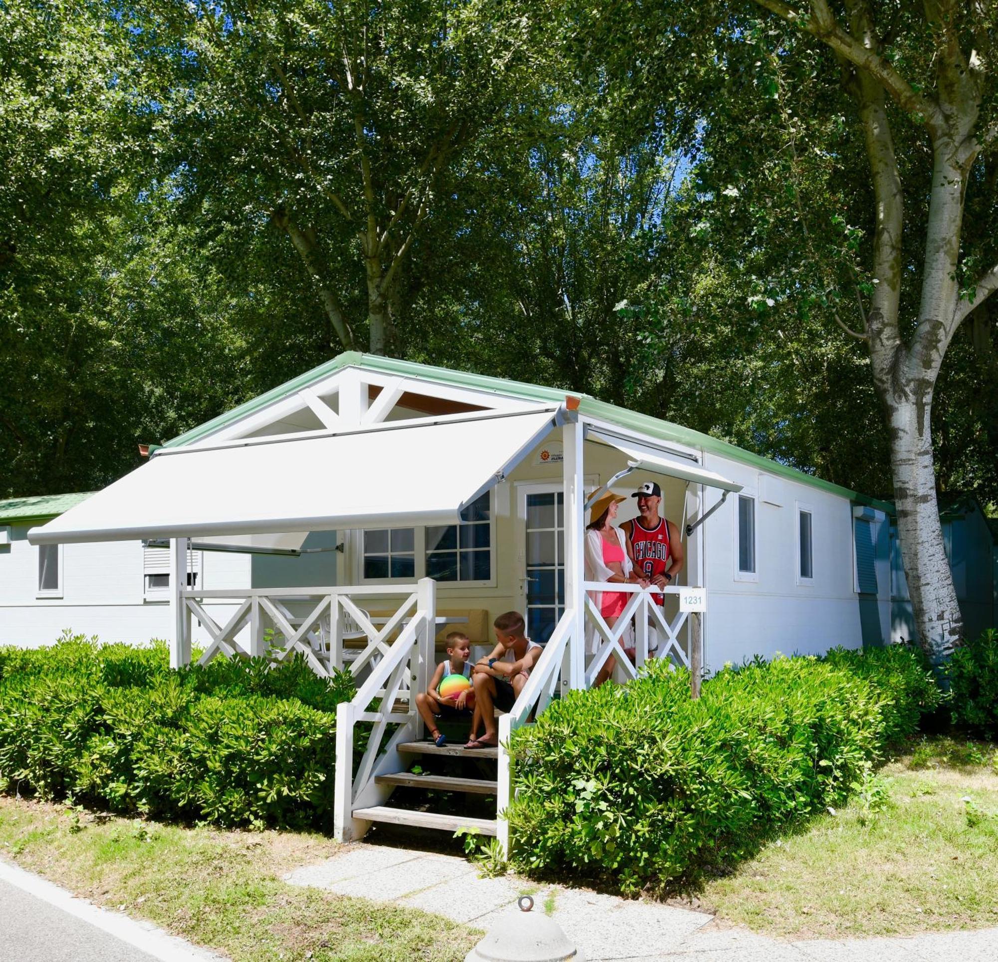 Isamar Holiday Village Ca Lino Eksteriør bilde A mobile home in France
