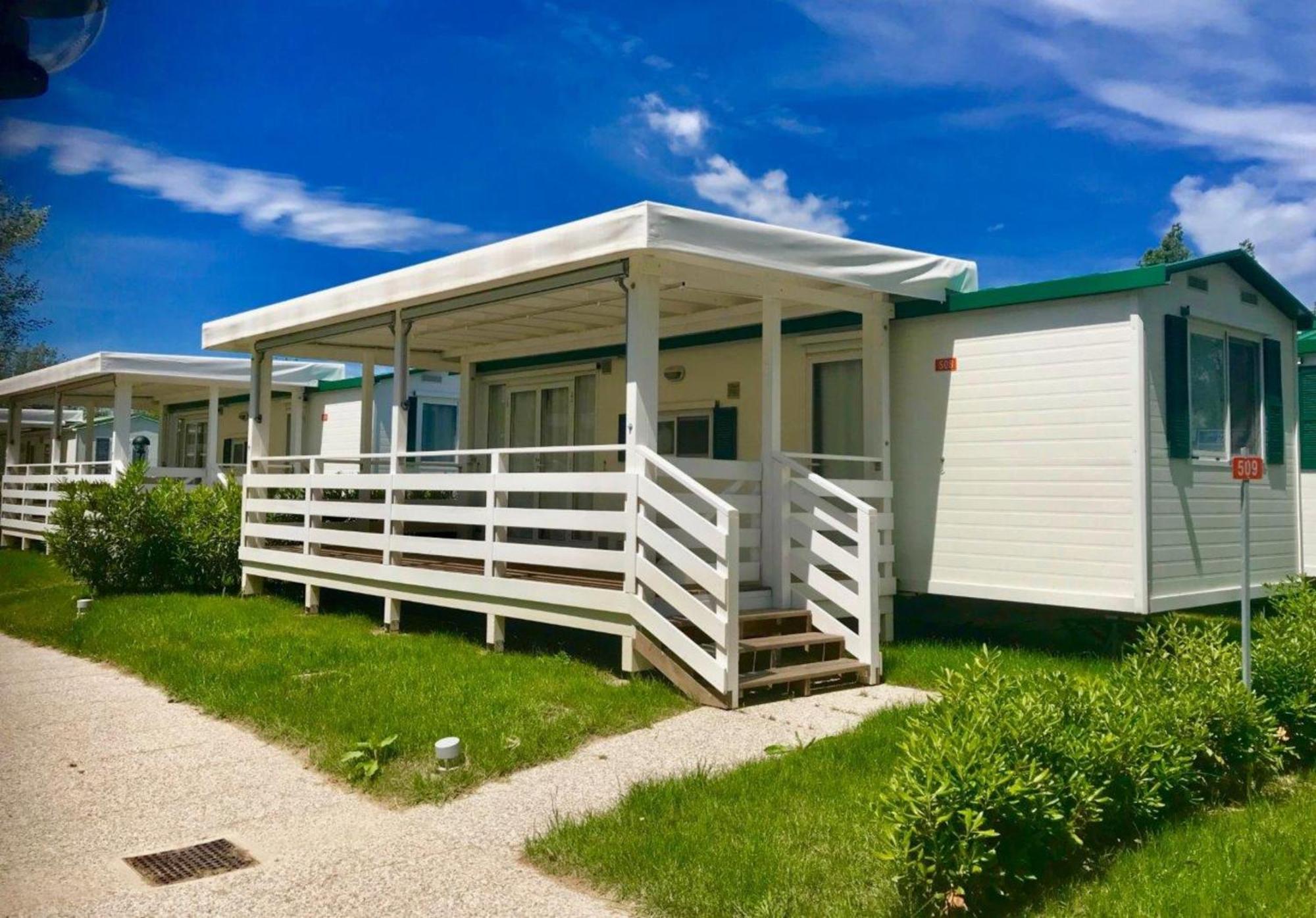 Isamar Holiday Village Ca Lino Rom bilde Mobile homes in a campsite