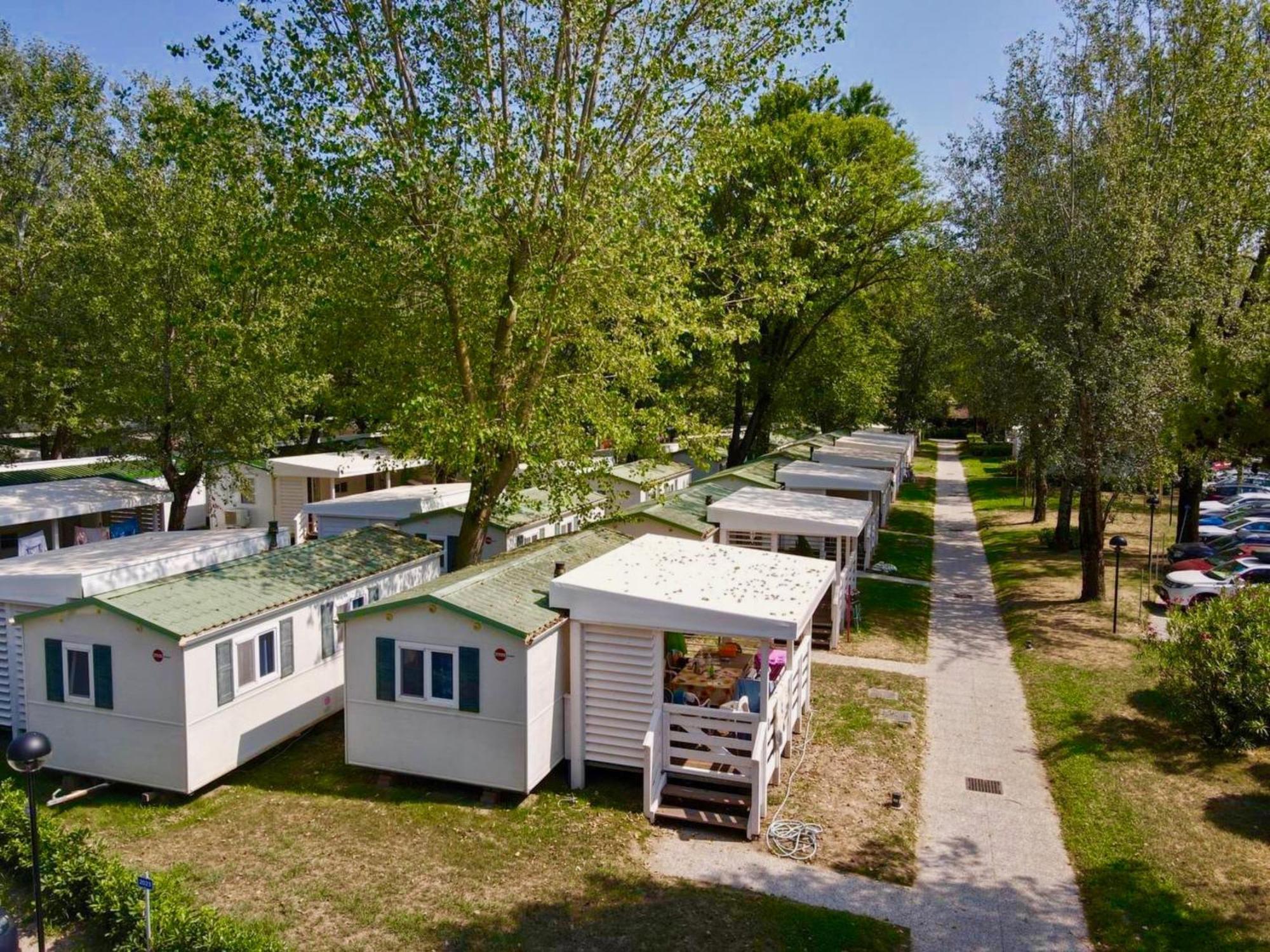 Isamar Holiday Village Ca Lino Rom bilde Mobile homes in a campsite