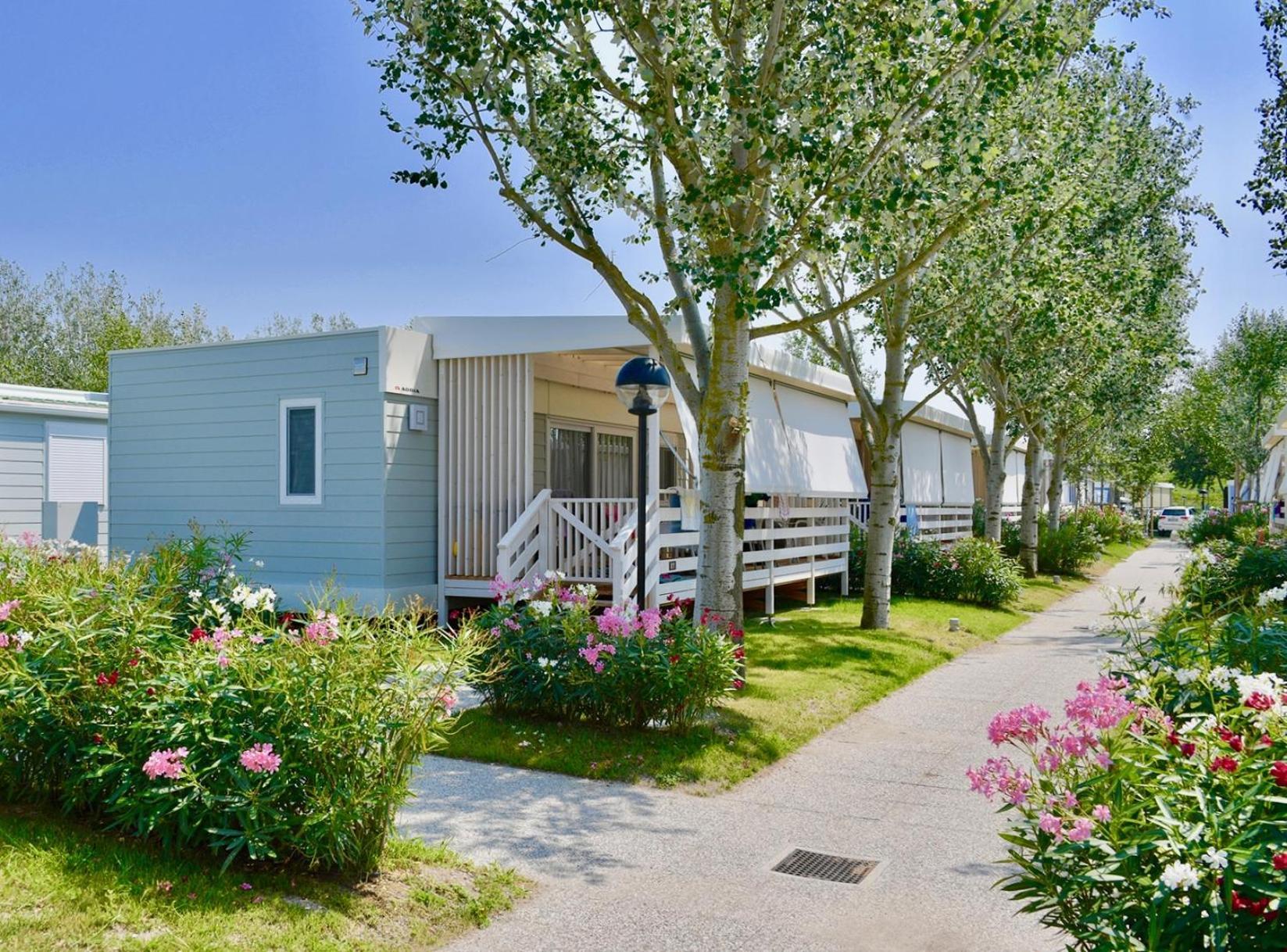 Isamar Holiday Village Ca Lino Eksteriør bilde Mobile homes in a campsite